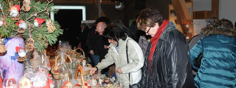 Christbaumkugelmarkt (C) J. Zingl