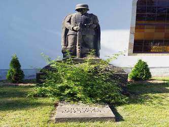 Kriegerdenkmal in Fischbach als Projekt der Kraftspendedörfer