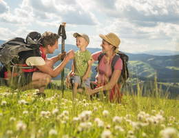 Wandern mit Kindern (C) Oststeiermark Tourismus, Bernhard Bergmann