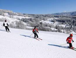 Skifahren für die ganze Familie (C) Gery Wolf