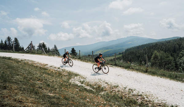 Radfahren in der Region Joglland-Waldheimat ©Chris mit 5komma5sinne/Oststeiermark Tourismus